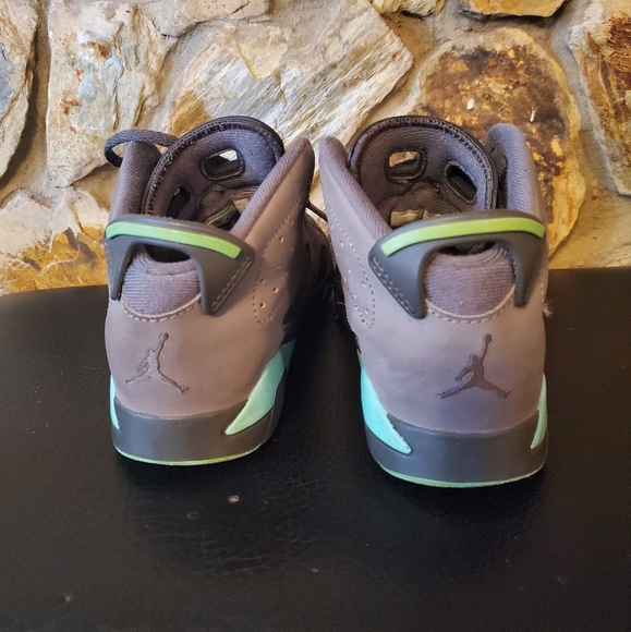 Air Jordans Retro - Picture 2 of 5